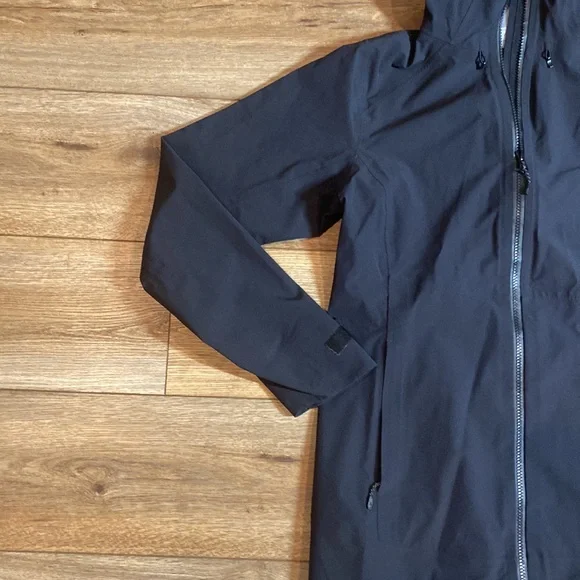 Drydecta long long sleeve rain coat by Duluth trading Co - Picture 3 of 10